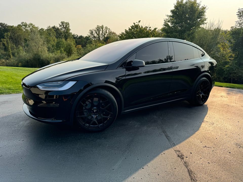 2022 Tesla Model X Plaid